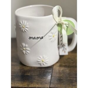 NWT Rae Dunn Daisy Mama Mug